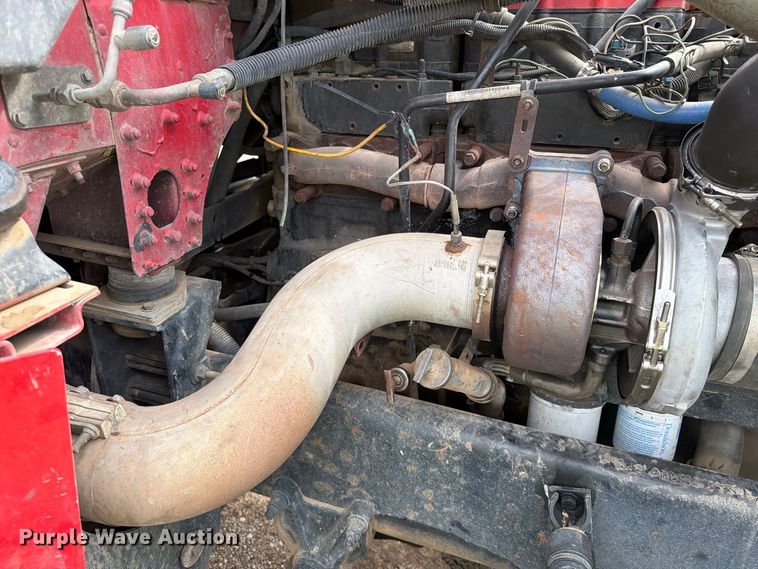 image for item FT6664 2002 Freightliner FLD120 semi truck