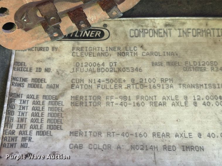 image for item FT6664 2002 Freightliner FLD120 semi truck