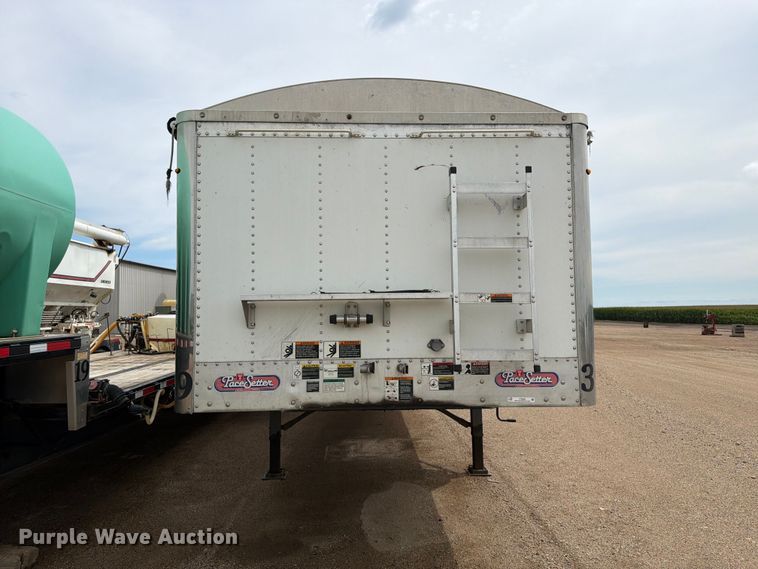 image for item FT6669 2011 Wilson DWH-500 Pacesetter grain trailer