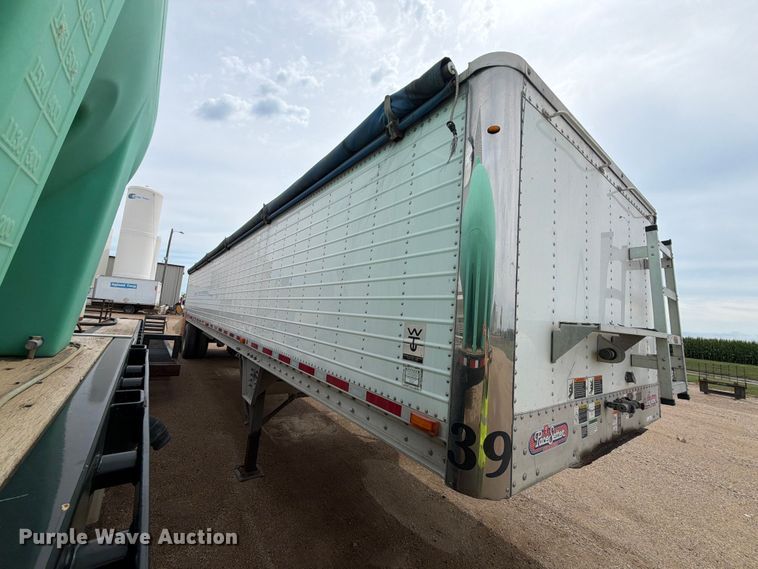 image for item FT6669 2011 Wilson DWH-500 Pacesetter grain trailer