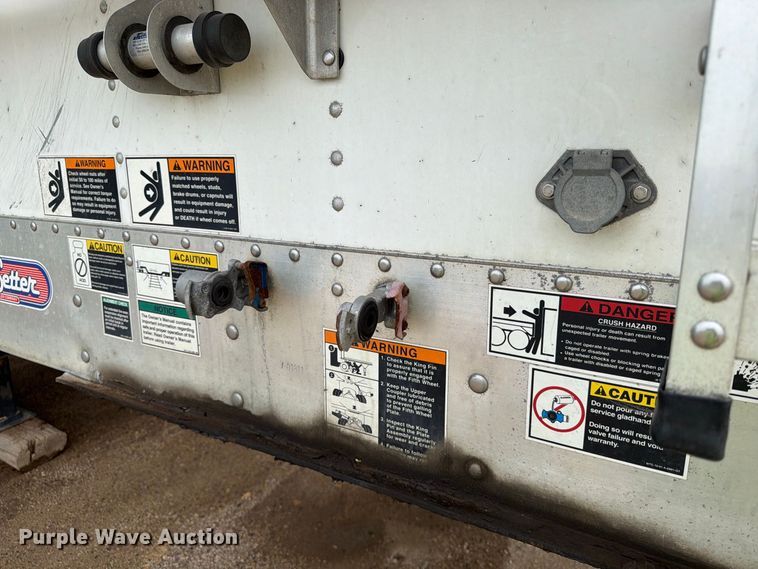 image for item FT6669 2011 Wilson DWH-500 Pacesetter grain trailer