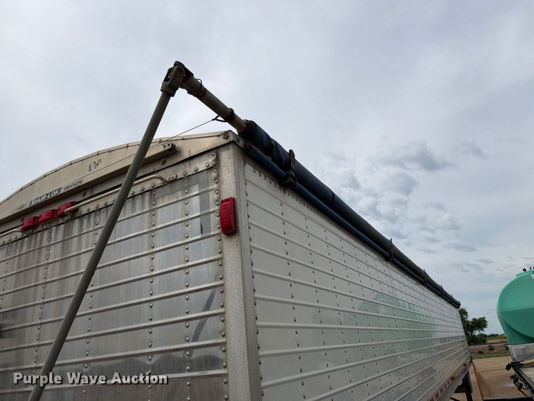 image for item FT6669 2011 Wilson DWH-500 Pacesetter grain trailer