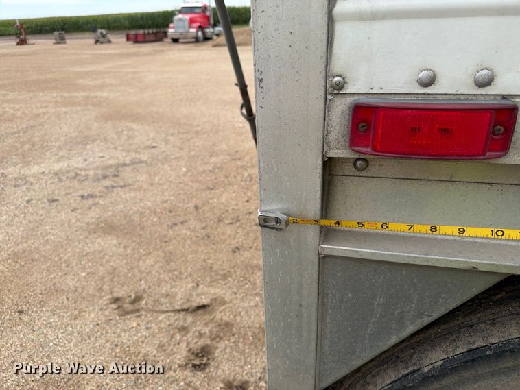 image for item FT6669 2011 Wilson DWH-500 Pacesetter grain trailer