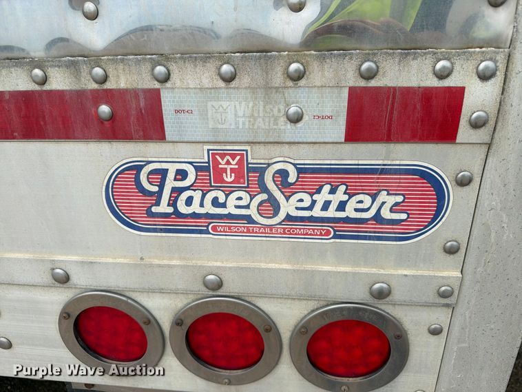 image for item FT6669 2011 Wilson DWH-500 Pacesetter grain trailer