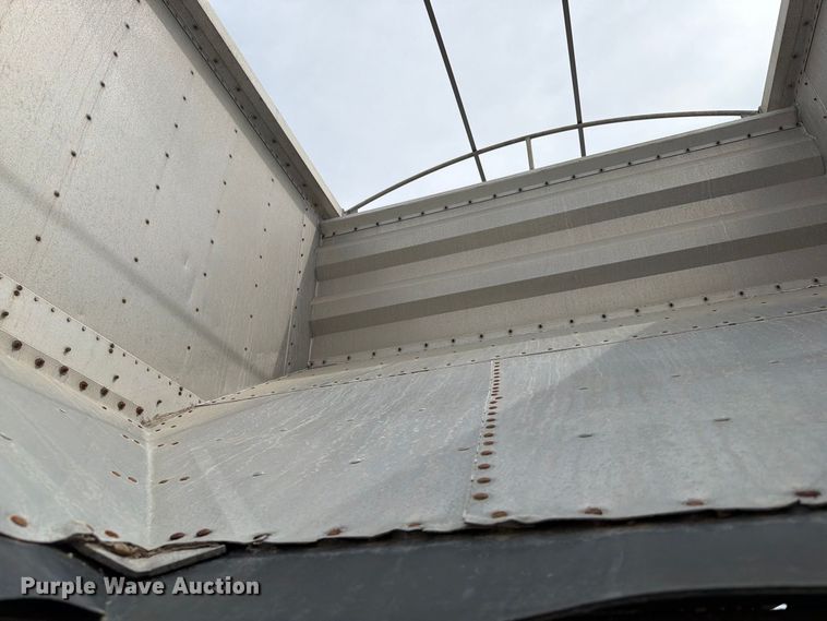 image for item FT6669 2011 Wilson DWH-500 Pacesetter grain trailer