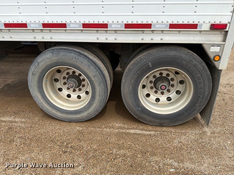 image for item FT6669 2011 Wilson DWH-500 Pacesetter grain trailer