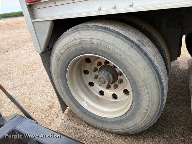image for item FT6669 2011 Wilson DWH-500 Pacesetter grain trailer