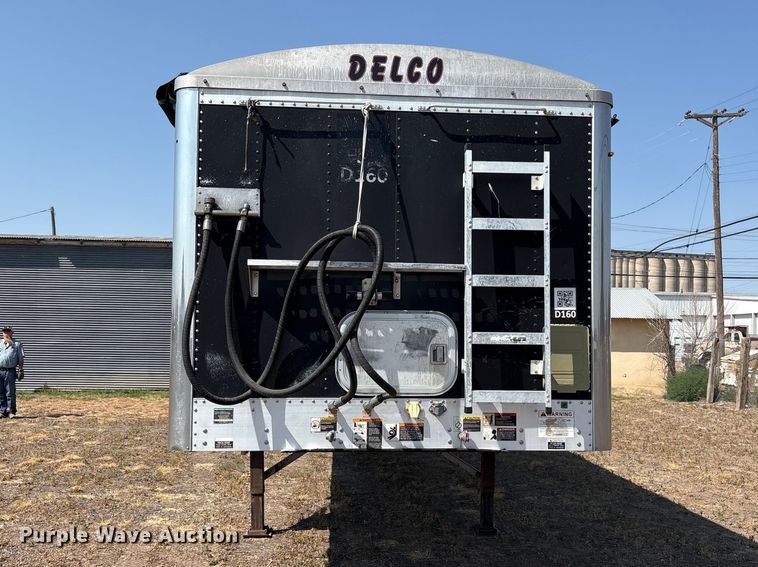 image for item JM9387 2011 Wilson DWG-550WB grain trailer