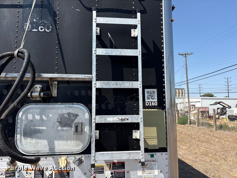 image for item JM9387 2011 Wilson DWG-550WB grain trailer