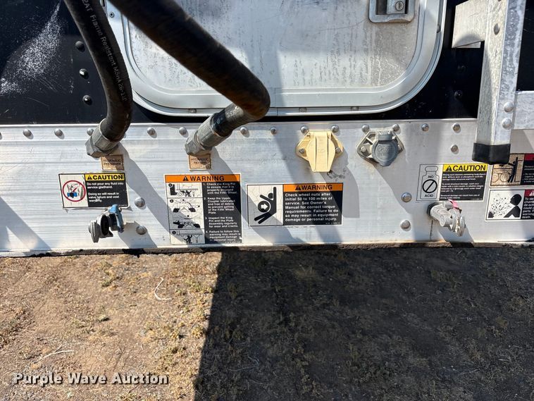 image for item JM9387 2011 Wilson DWG-550WB grain trailer