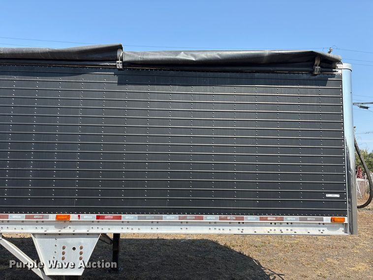 image for item JM9387 2011 Wilson DWG-550WB grain trailer