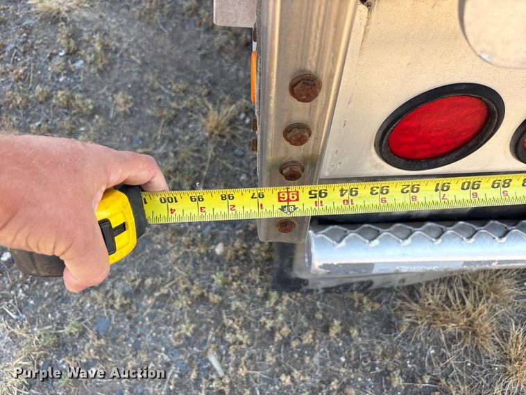 image for item JM9387 2011 Wilson DWG-550WB grain trailer