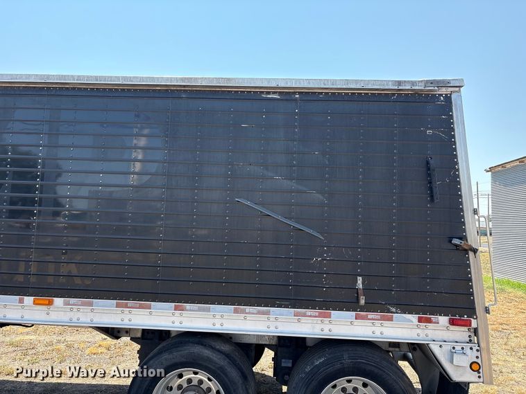 image for item JM9387 2011 Wilson DWG-550WB grain trailer