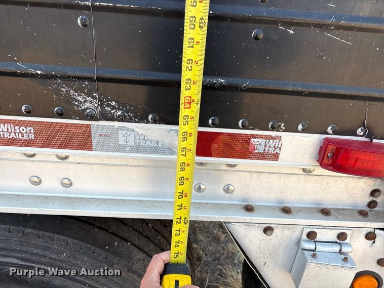 image for item JM9387 2011 Wilson DWG-550WB grain trailer