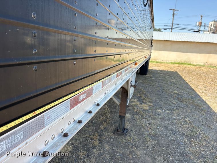 image for item JM9387 2011 Wilson DWG-550WB grain trailer