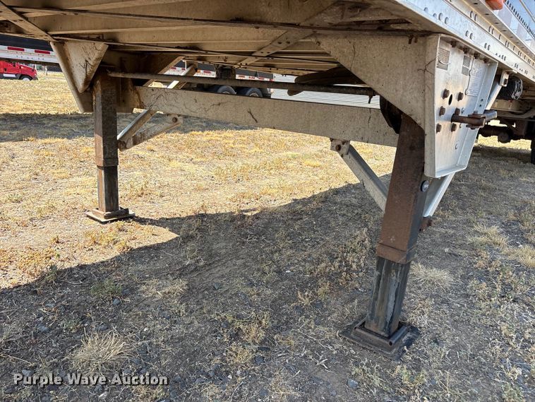 image for item JM9387 2011 Wilson DWG-550WB grain trailer