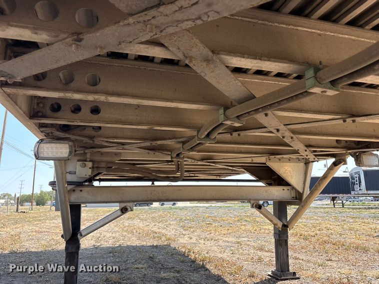 image for item JM9387 2011 Wilson DWG-550WB grain trailer