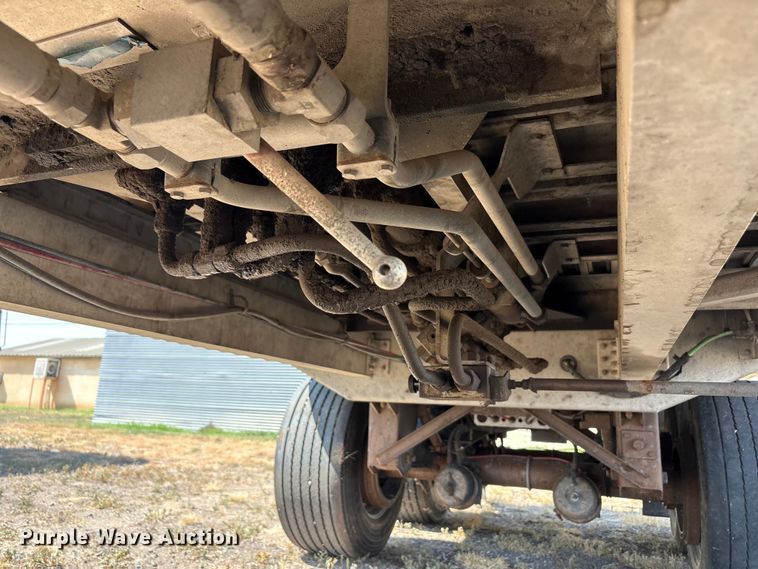 image for item JM9387 2011 Wilson DWG-550WB grain trailer