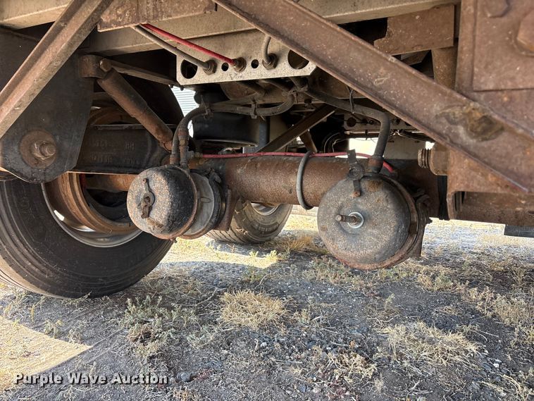 image for item JM9387 2011 Wilson DWG-550WB grain trailer