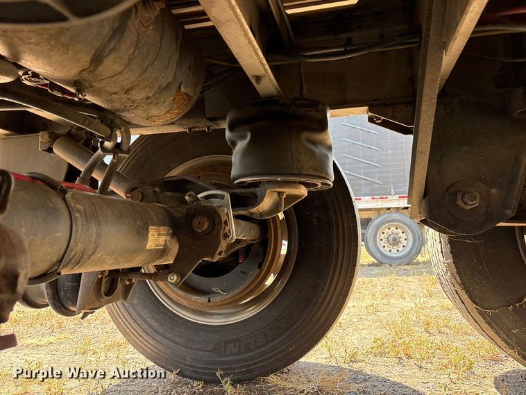 image for item JM9387 2011 Wilson DWG-550WB grain trailer