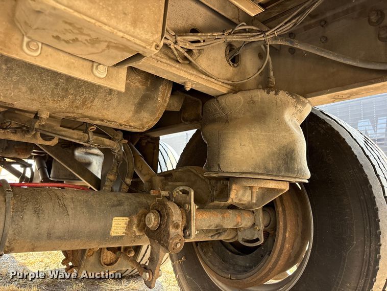 image for item JM9387 2011 Wilson DWG-550WB grain trailer