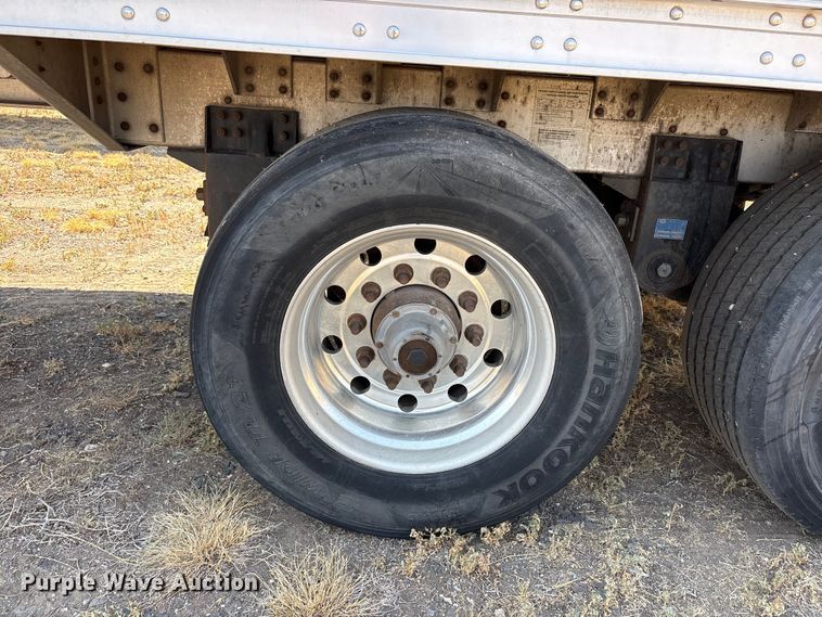 image for item JM9387 2011 Wilson DWG-550WB grain trailer