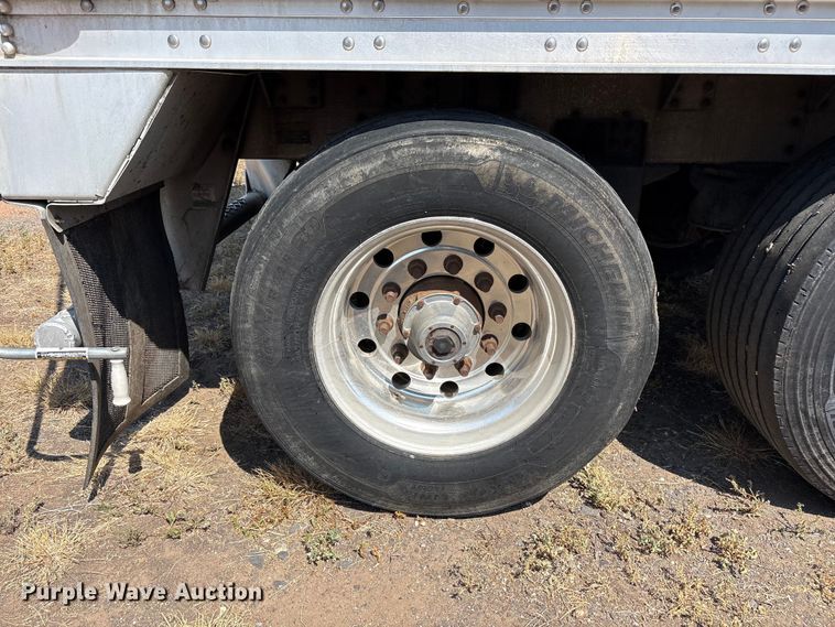 image for item JM9387 2011 Wilson DWG-550WB grain trailer