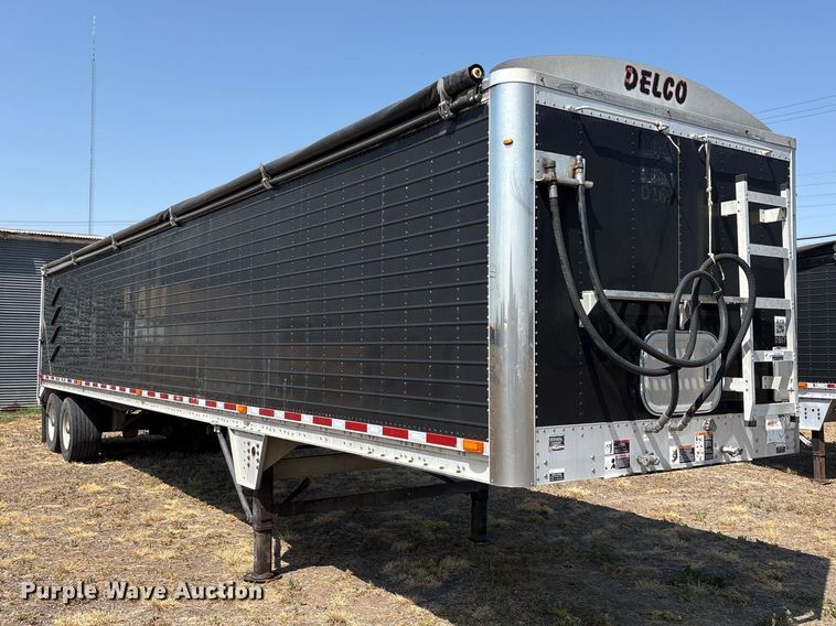 image for item JM9388 2013 Wilson DWG-550WB grain trailer
