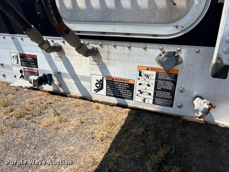 image for item JM9388 2013 Wilson DWG-550WB grain trailer