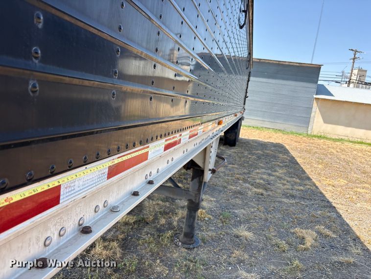image for item JM9388 2013 Wilson DWG-550WB grain trailer