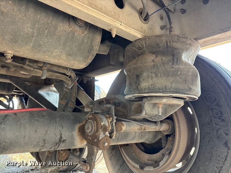image for item JM9388 2013 Wilson DWG-550WB grain trailer