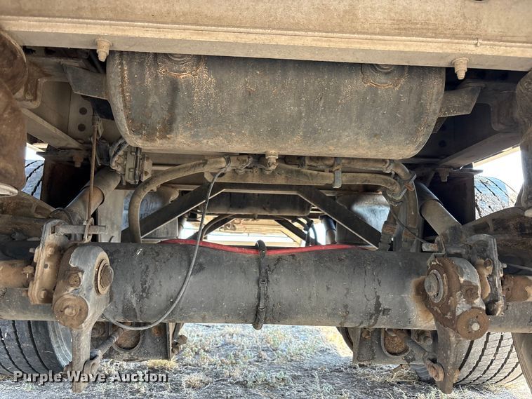 image for item JM9388 2013 Wilson DWG-550WB grain trailer