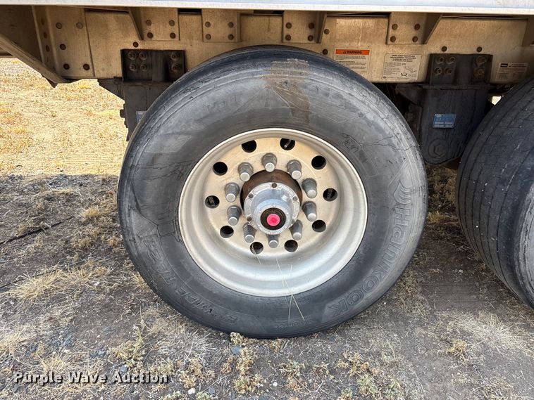 image for item JM9388 2013 Wilson DWG-550WB grain trailer
