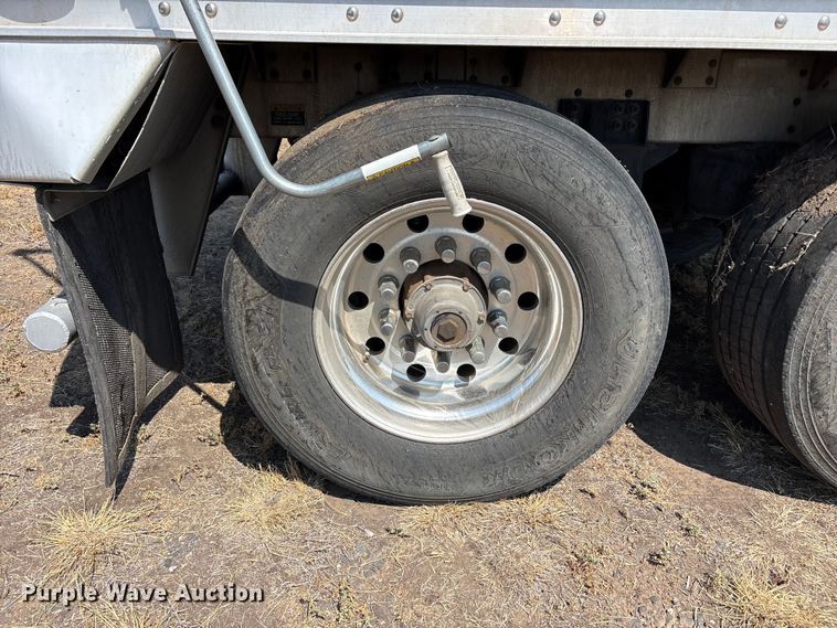 image for item JM9388 2013 Wilson DWG-550WB grain trailer