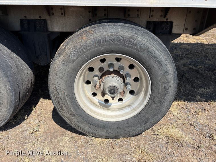 image for item JM9388 2013 Wilson DWG-550WB grain trailer