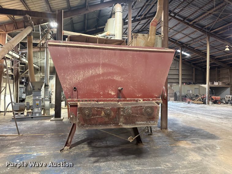 image for item JM9414 Material hopper