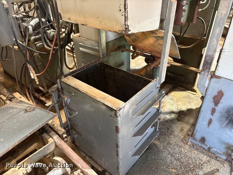 image for item JM9415 Merville machine material bagger