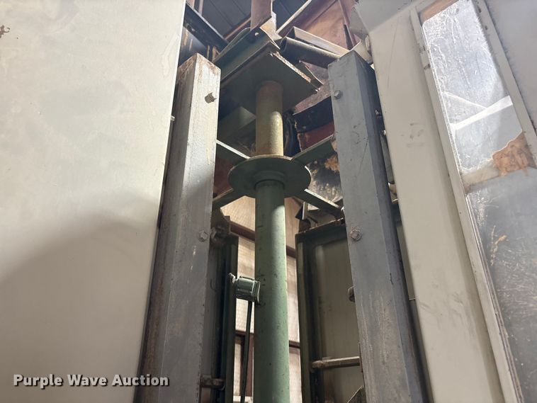 image for item JM9415 Merville machine material bagger