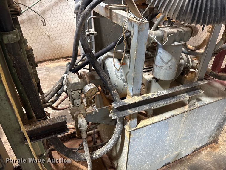 image for item JM9415 Merville machine material bagger