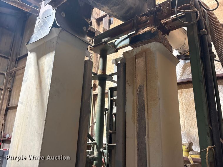 image for item JM9415 Merville machine material bagger