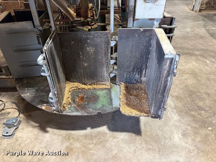 image for item JM9415 Merville machine material bagger