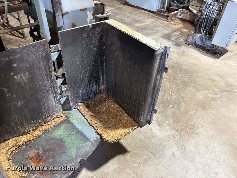 image for item JM9415 Merville machine material bagger