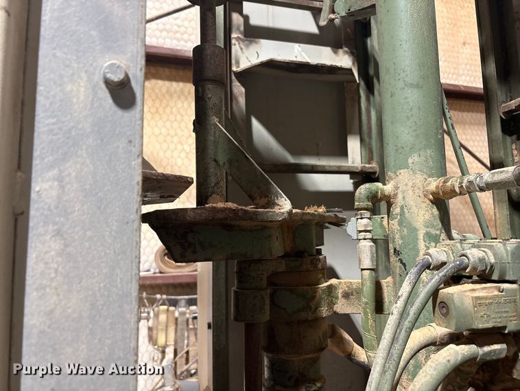 image for item JM9415 Merville machine material bagger