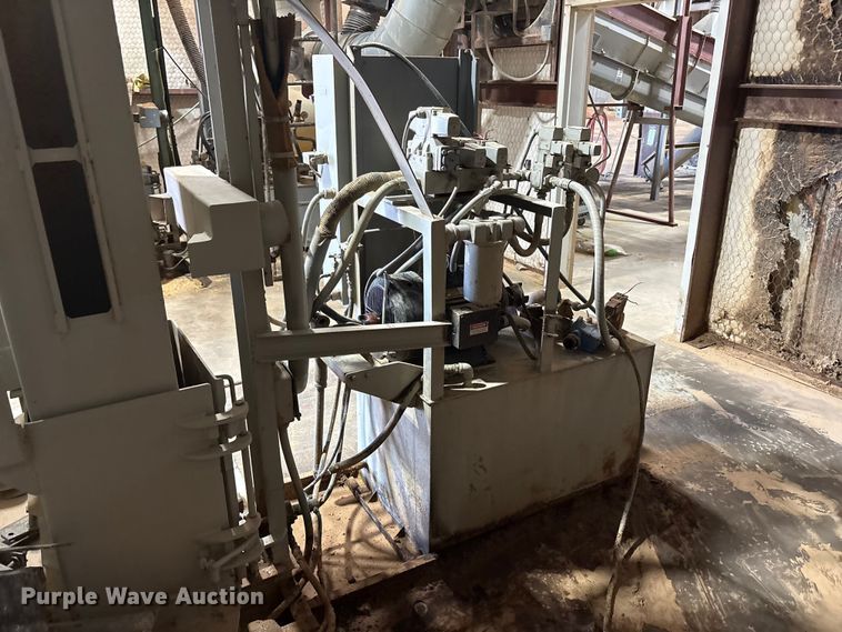 image for item JM9415 Merville machine material bagger