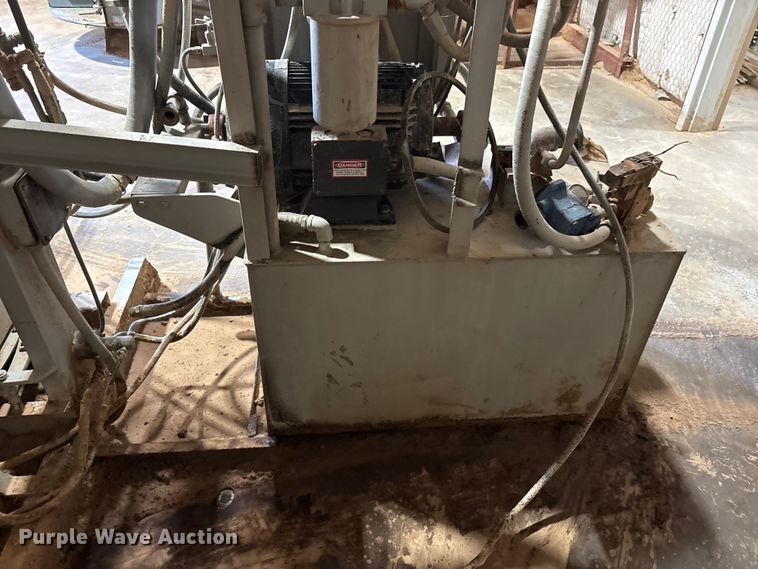 image for item JM9415 Merville machine material bagger
