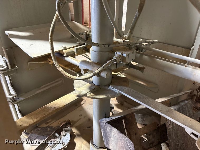 image for item JM9415 Merville machine material bagger