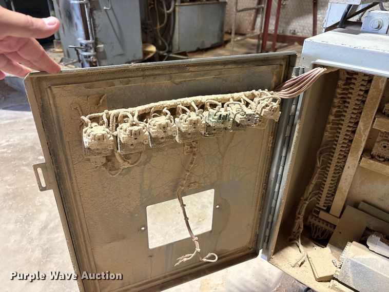 image for item JM9415 Merville machine material bagger