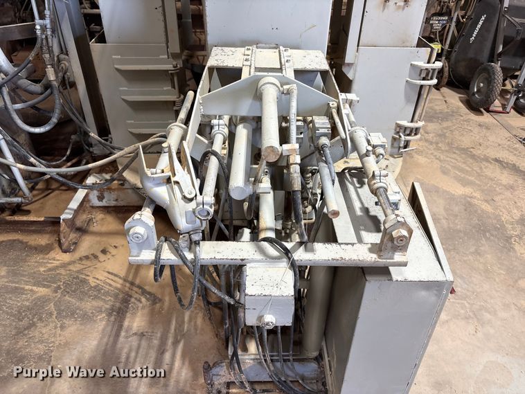 image for item JM9415 Merville machine material bagger