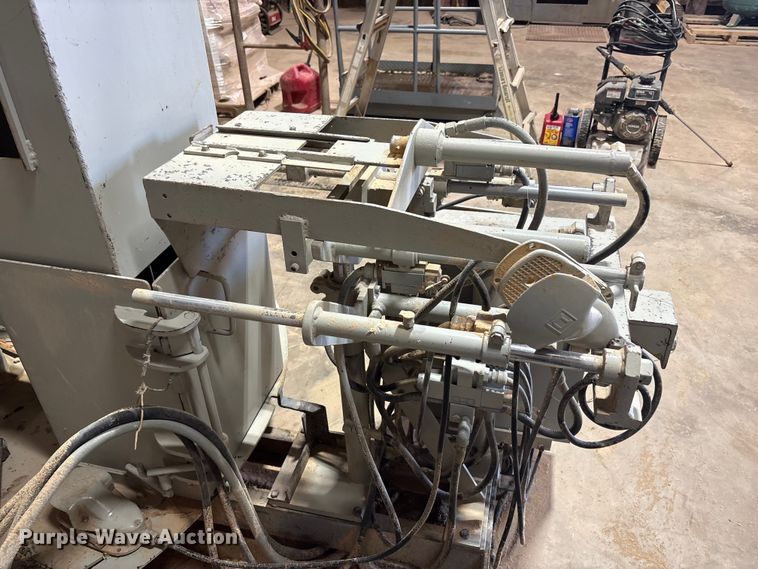 image for item JM9415 Merville machine material bagger