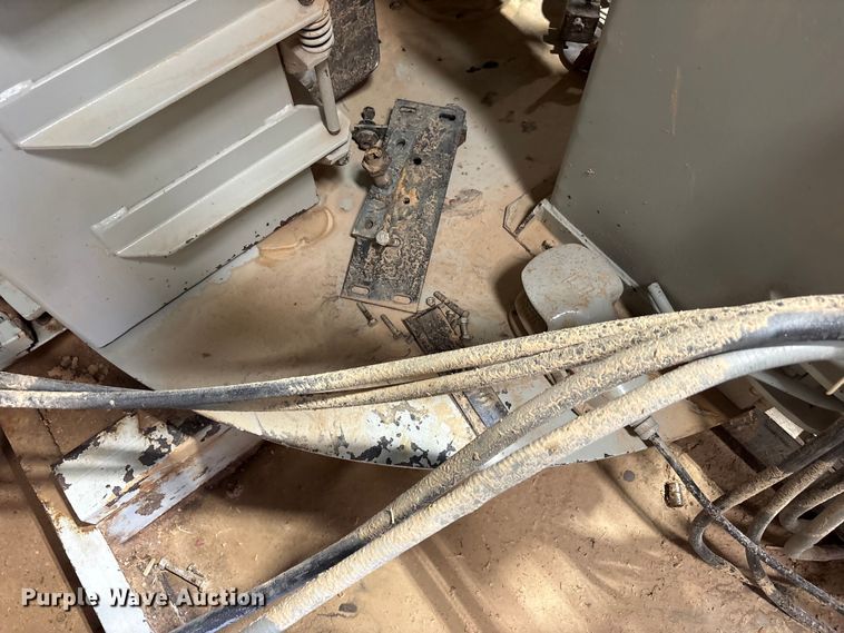 image for item JM9415 Merville machine material bagger